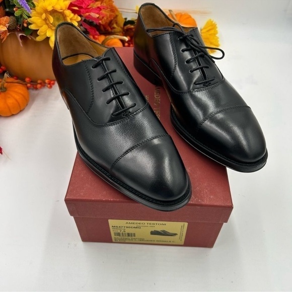 Men’s Amadeo Testoni cap toe Oxfords. Size 7.5 made in in Italy. main image 9